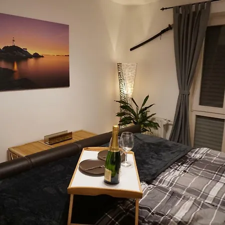 Luxus - Homecinema-vollausgestattete Kuche-garten